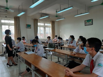 Học sinh trở lại trường sau kỳ nghỉ do dịch bệnh Cvid-19