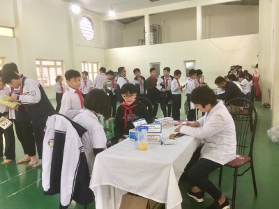 Trường THCS Mỗ Lao, tổ chức khám sức khỏe định kỳ cho học sinh